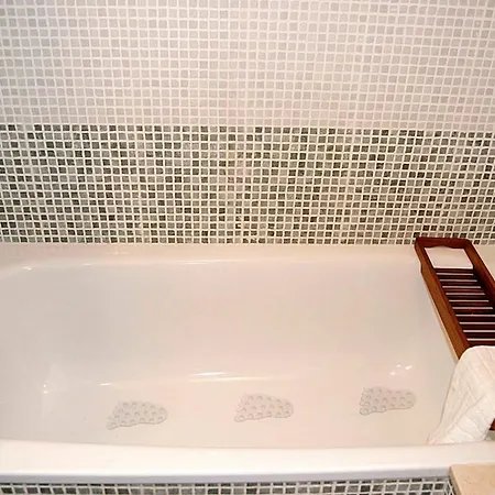 Homely Flat With Garden Near Segovia Torrecaballeros