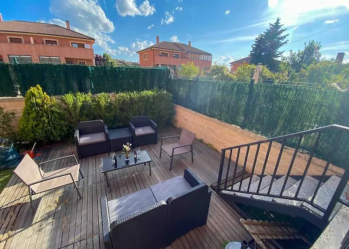 Homely Flat With Garden Near Segovia * Торрекабальерос