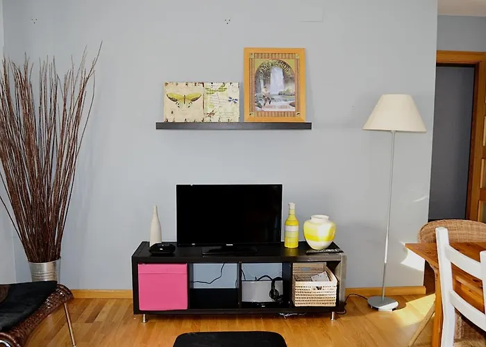 Apartman Homely Flat With Garden Near Segovia Torrecaballeros