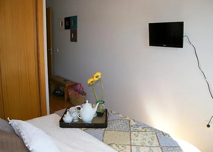 Apartman Homely Flat With Garden Near Segovia *