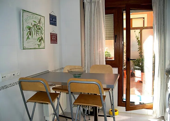 Apartman Homely Flat With Garden Near Segovia Torrecaballeros